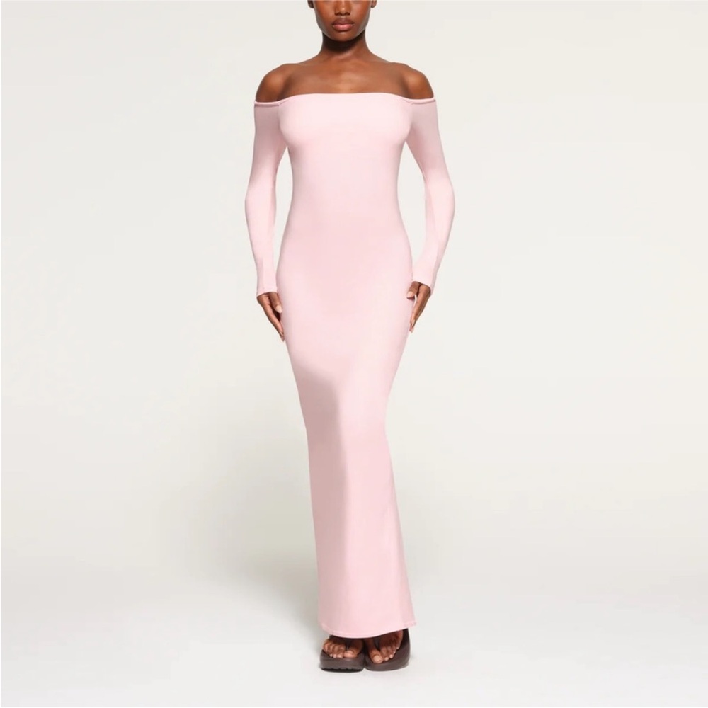 SKIMS Pink Off-Shoulder Dress

NEVER WORN- still has tags
